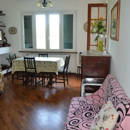 Oasy Apartament Apartman Tirrenia